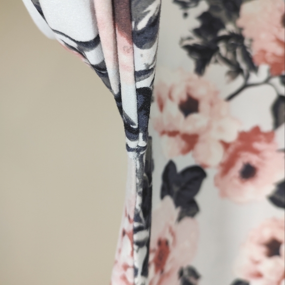 Stretch Fit Floral Midi Dress - Picture 6 of 11